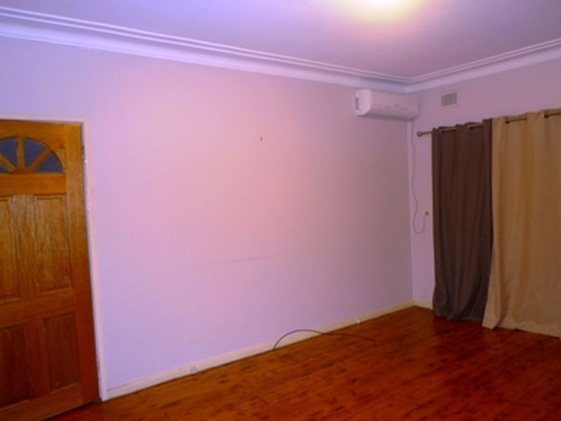 10 Preston Road, Toongabbie NSW 2146