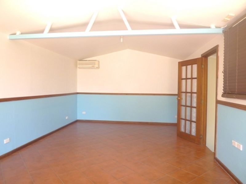 GRANNY FLA GIRRAWEEN ROAD, Girraween NSW 2145