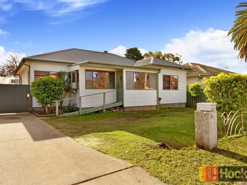 Granny Fla Aurelia Street, Toongabbie NSW 2146