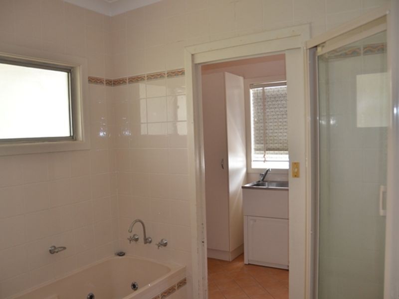 4 Octavia Street, Toongabbie NSW 2146