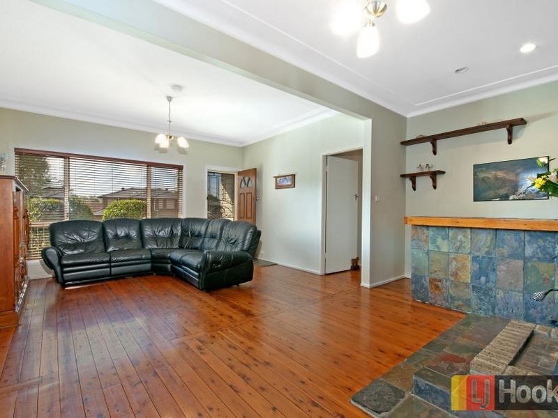 6 Harvey Place, Toongabbie NSW 2146