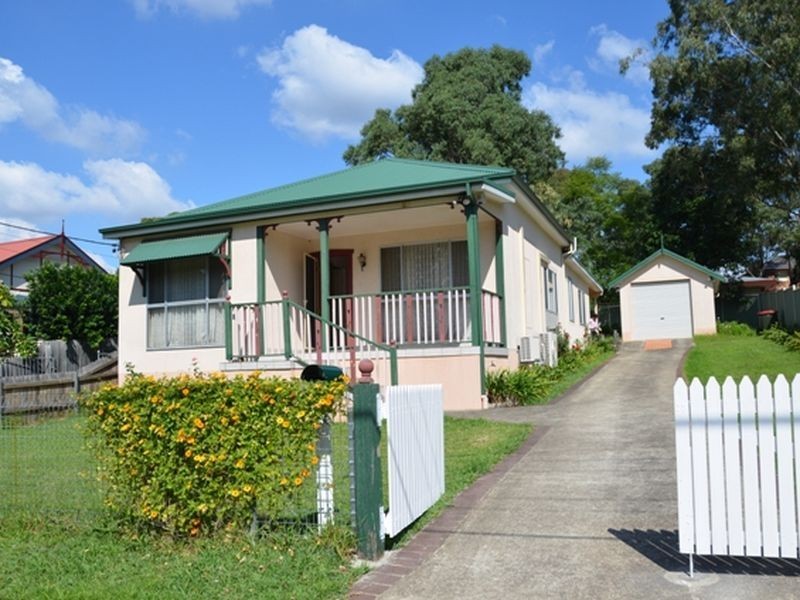 32 Marcia Street, Toongabbie NSW 2146