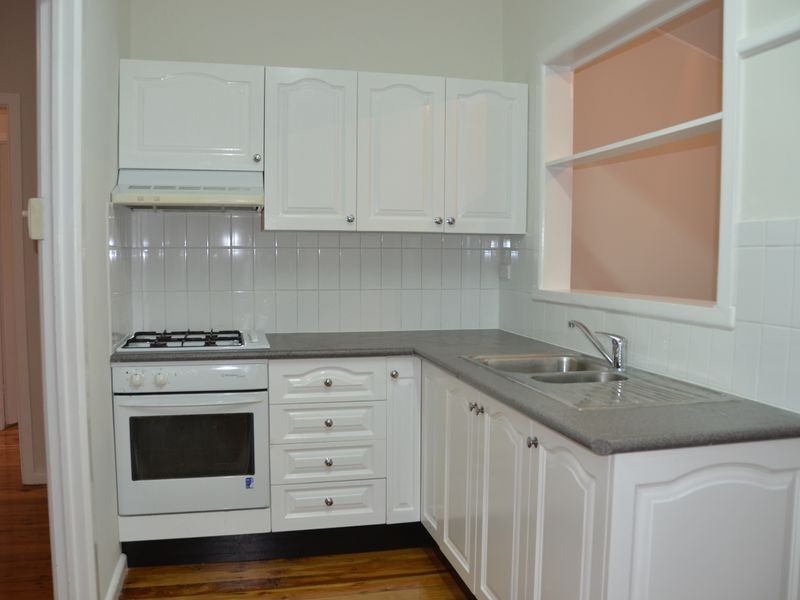 1 Derbyshire Ave, Toongabbie NSW 2146