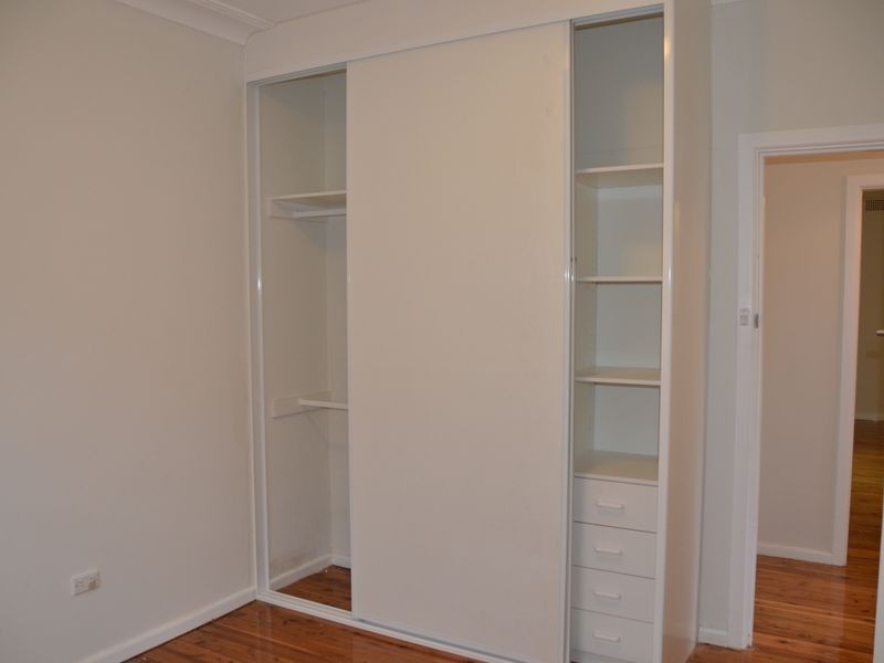 1 Derbyshire Ave, Toongabbie NSW 2146