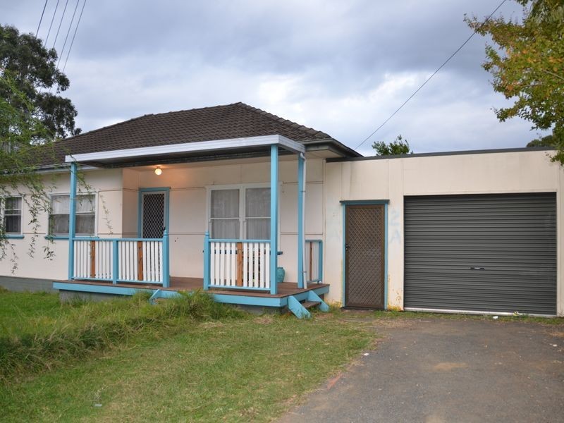 2 Harvey Place, Toongabbie NSW 2146