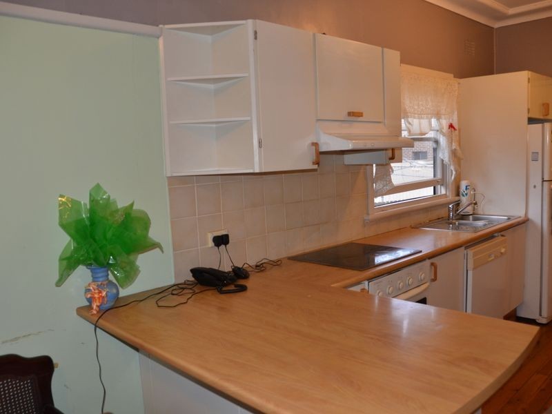 2 Harvey Place, Toongabbie NSW 2146