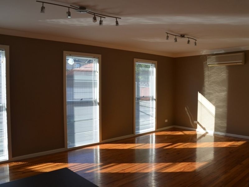 9 Marcia Street, Toongabbie NSW 2146