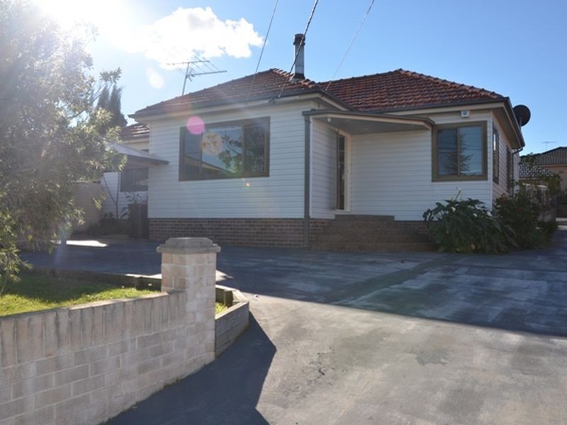 9 Marcia Street, Toongabbie NSW 2146