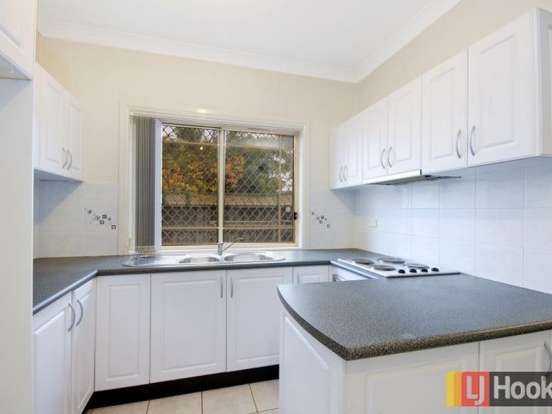 1/90 Gilba Rd, Girraween NSW 2145