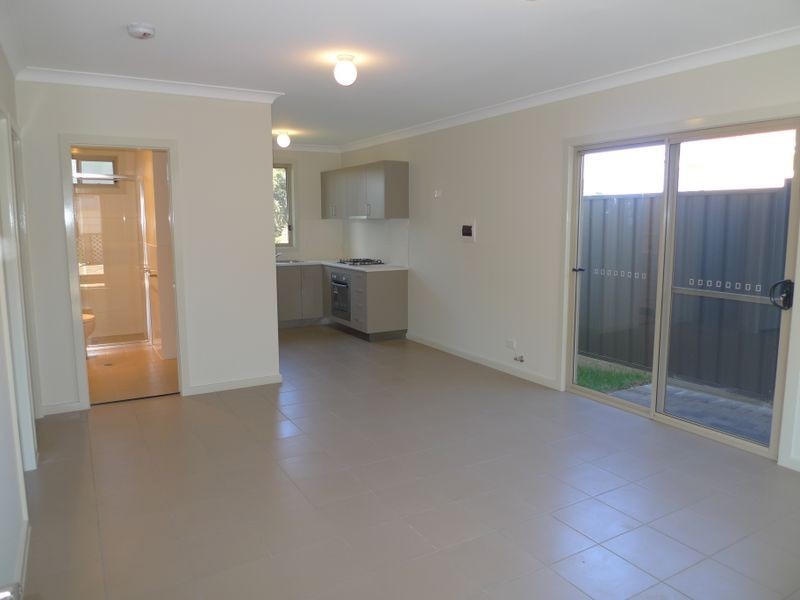 28a Mansfield St, Girraween NSW 2145