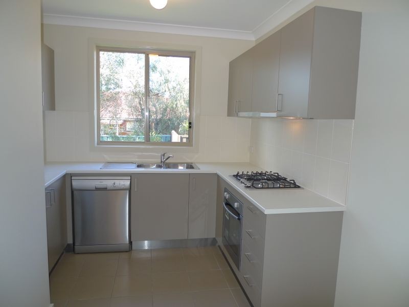 28a Mansfield St, Girraween NSW 2145