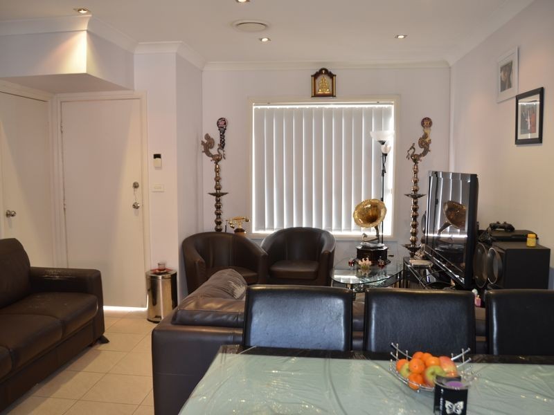 3/146 Metella Rd, Toongabbie NSW 2146