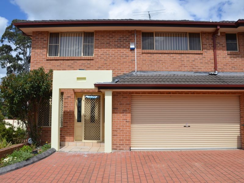 4/45 Cornelia Rd, Toongabbie NSW 2146
