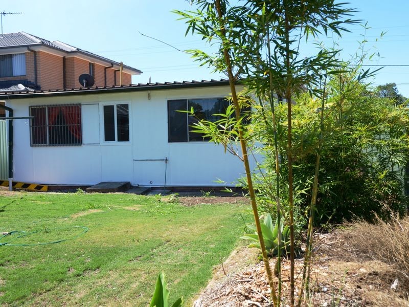 16 Cornelia Road (GRANNY FLAT), Toongabbie NSW 2146