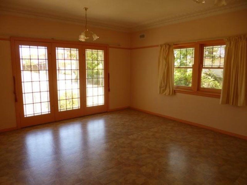 17 Carinya Road, Girraween NSW 2145