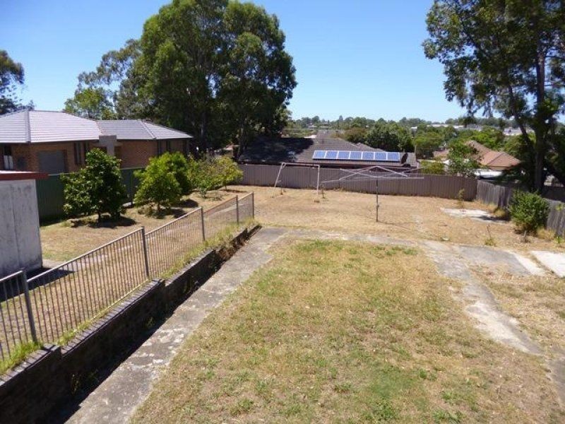 17 Carinya Road, Girraween NSW 2145
