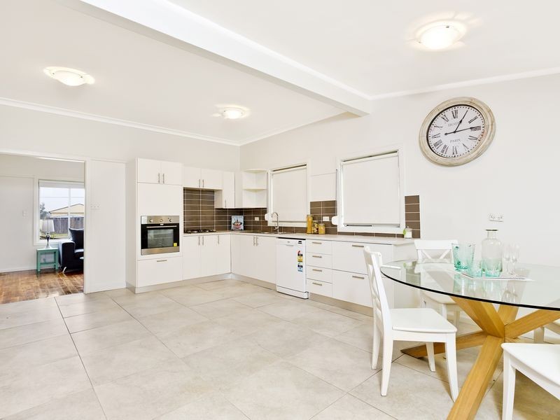 2 Mimosa Avenue, Toongabbie NSW 2146