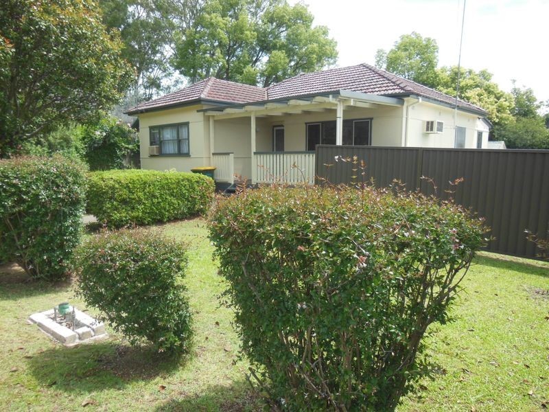 5 Linden Street, Toongabbie NSW 2146