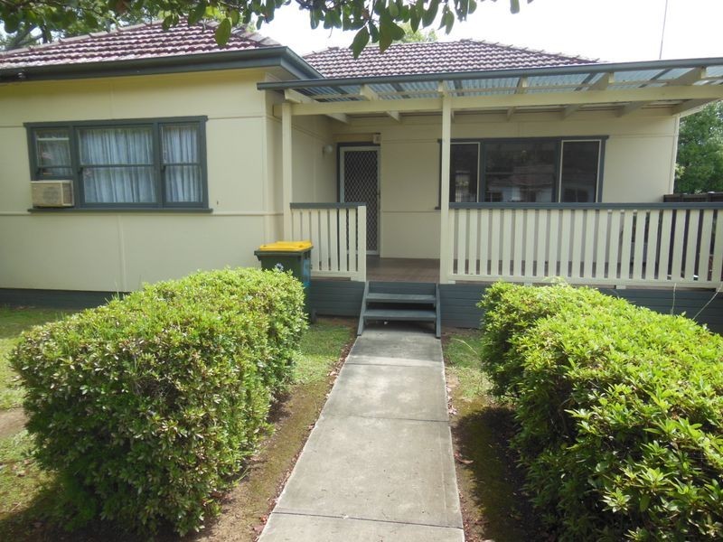 5 Linden Street, Toongabbie NSW 2146