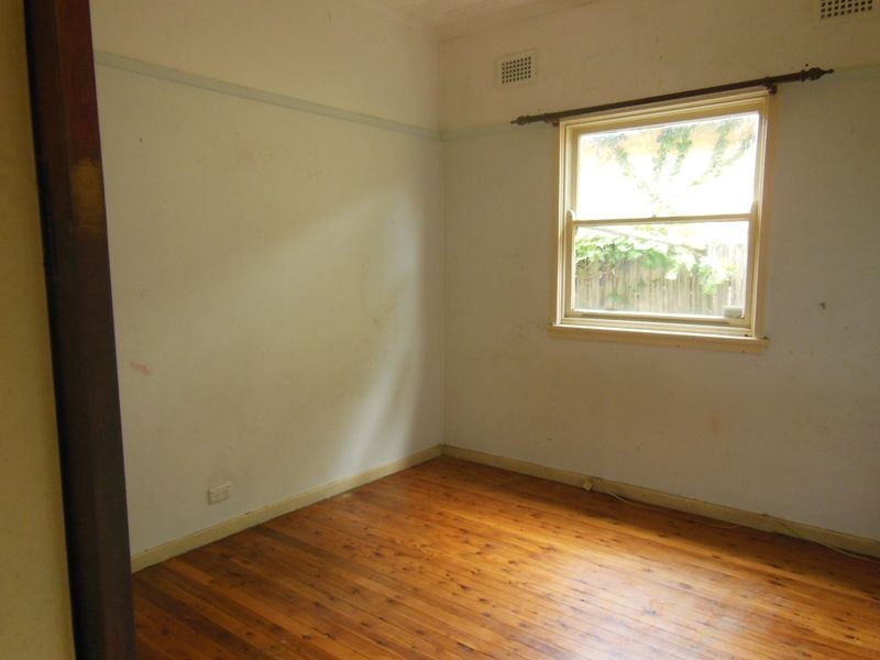 5 Linden Street, Toongabbie NSW 2146