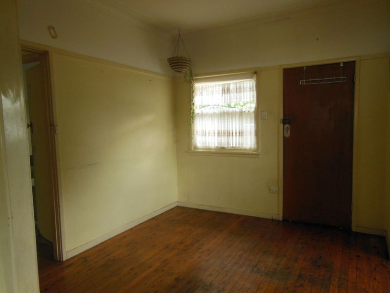 5 Linden Street, Toongabbie NSW 2146