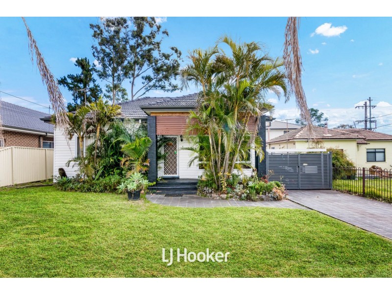 4 Melody Street, Toongabbie NSW 2146