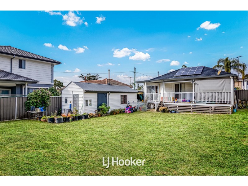 4 Melody Street, Toongabbie NSW 2146