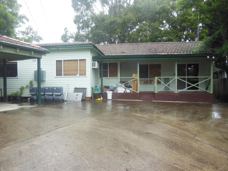 9 Linden Street, Toongabbie NSW 2146