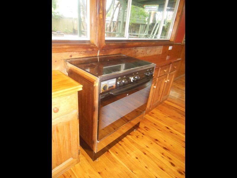 9 Linden Street, Toongabbie NSW 2146