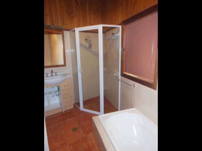 9 Linden Street, Toongabbie NSW 2146