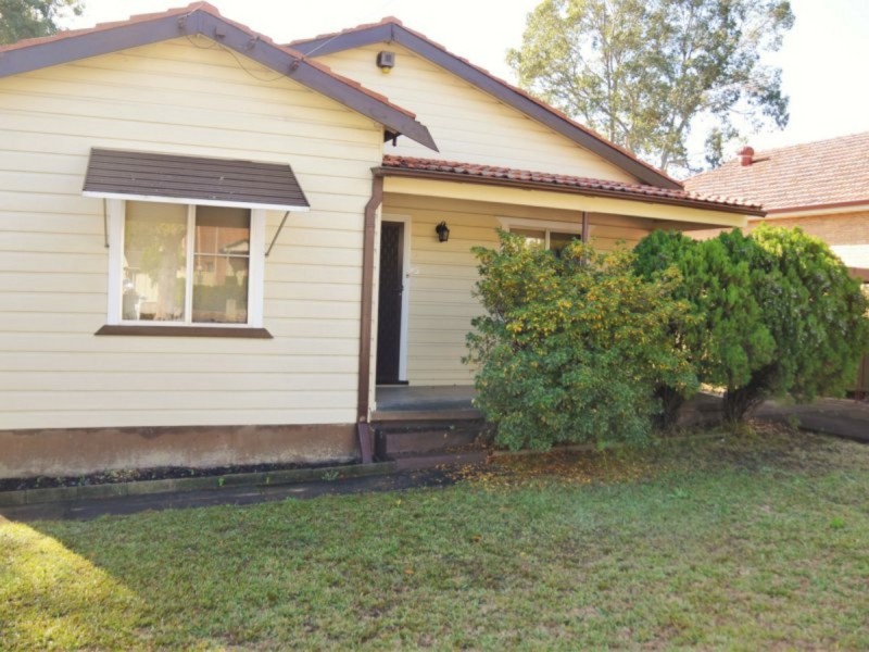 5 Gilba Road, Pendle Hill NSW 2145