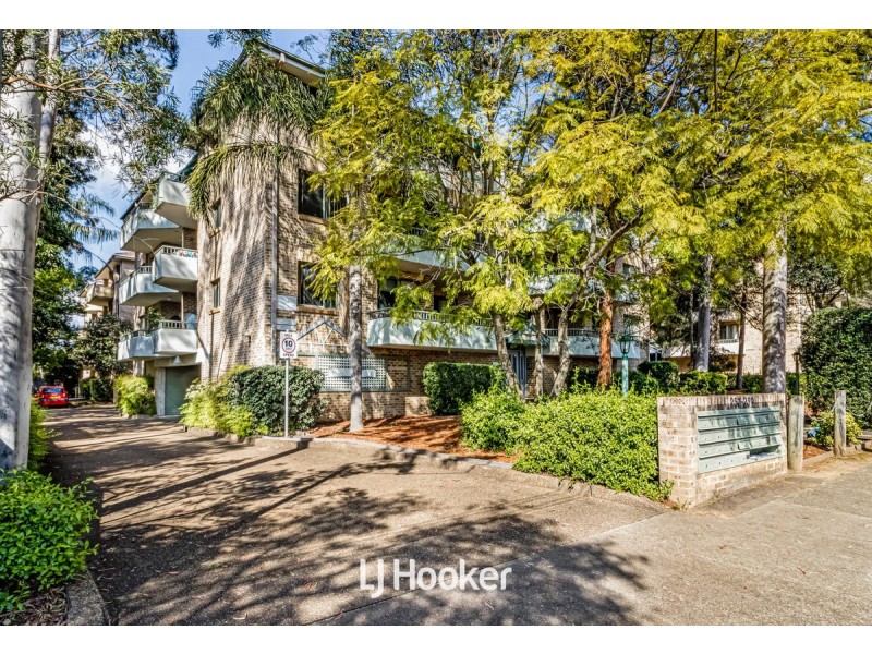 12/237-239 Targo Road, Toongabbie NSW 2146