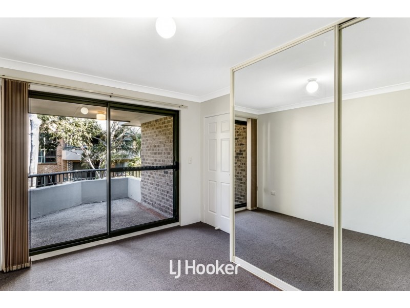 12/237-239 Targo Road, Toongabbie NSW 2146