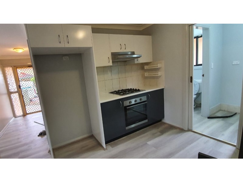 8/9-13 Valeria Street, Toongabbie NSW 2146