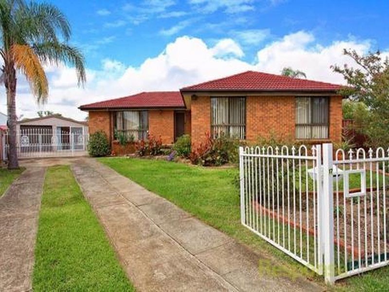 17 Tulip Place, Quakers Hill NSW 2763