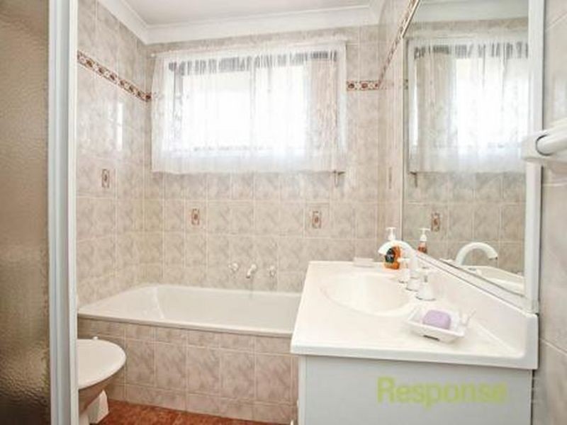 17 Tulip Place, Quakers Hill NSW 2763