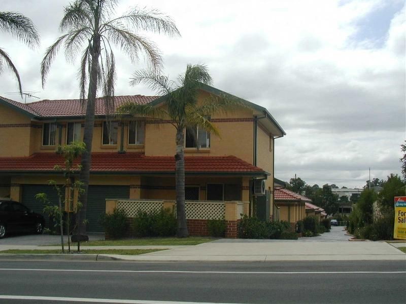 2/161 Targo Road, Girraween NSW 2145