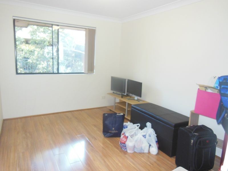 8/249 Targo Road, Toongabbie NSW 2146