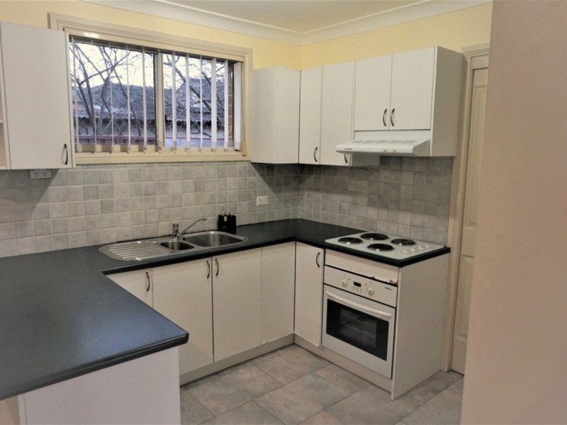 2a Ivy Street, Toongabbie NSW 2146