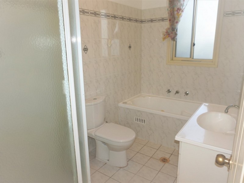 2a Ivy Street, Toongabbie NSW 2146