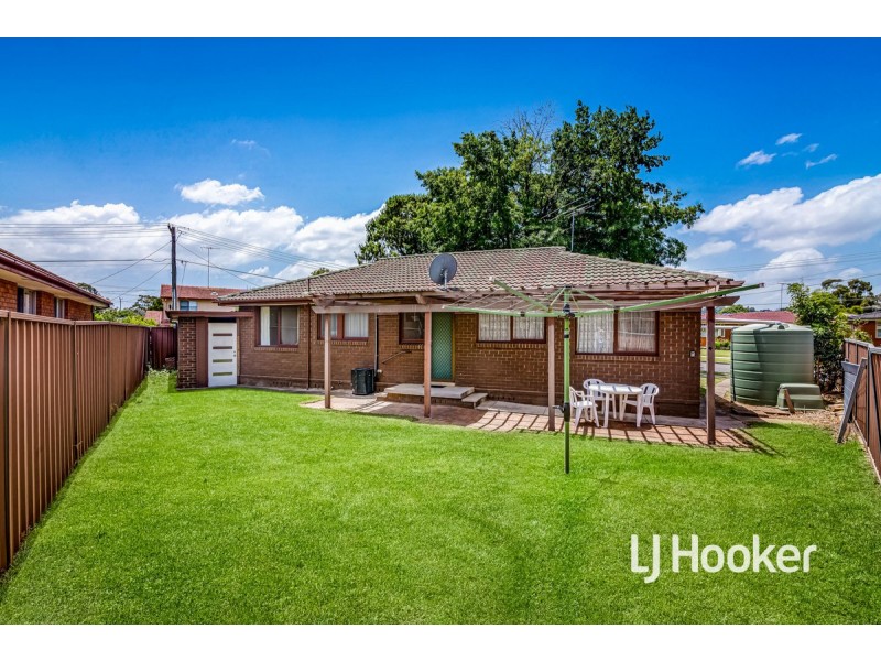 18 Vianney Crescent, Toongabbie NSW 2146