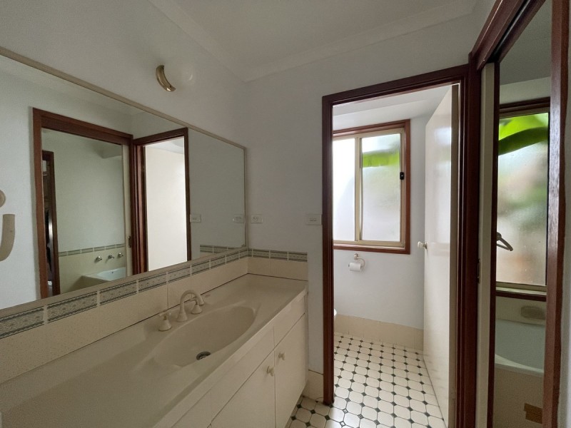 11 Civic Avenue, Pendle Hill NSW 2145