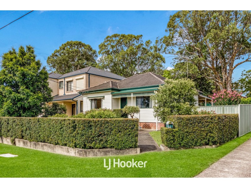 1 First Avenue, Toongabbie NSW 2146