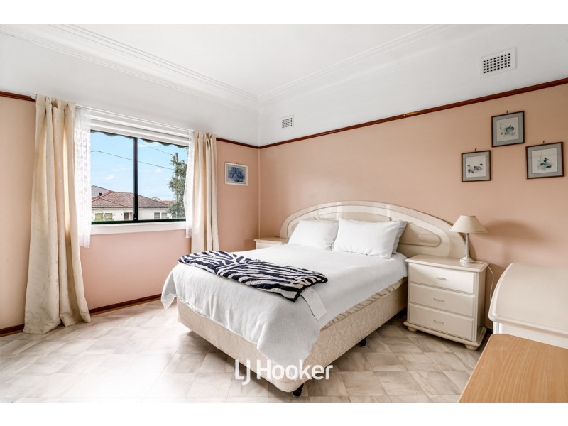 1 First Avenue, Toongabbie NSW 2146