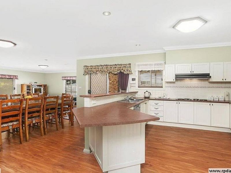 74 Oramzi Road, Girraween NSW 2145