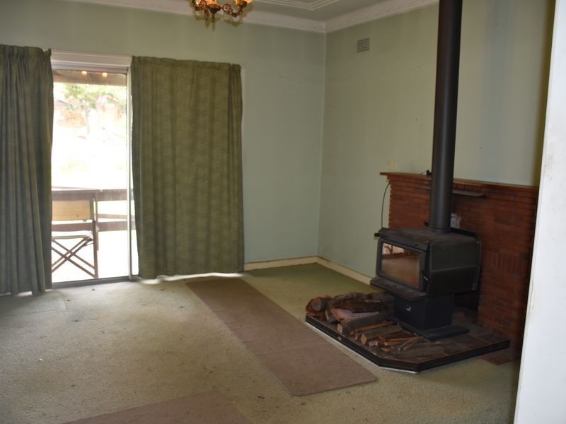 6 Wyena Road, Pendle Hill NSW 2145