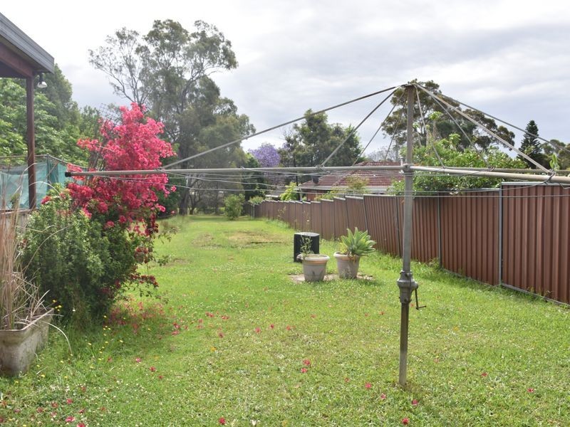 6 Wyena Road, Pendle Hill NSW 2145