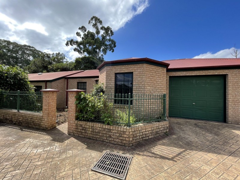 8/27 Ballandella Road, Toongabbie NSW 2146
