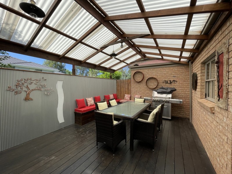 8/27 Ballandella Road, Toongabbie NSW 2146