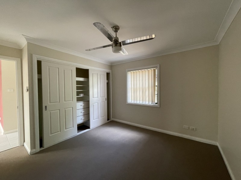 8/27 Ballandella Road, Toongabbie NSW 2146